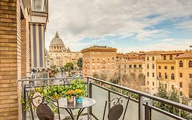 Romantic view Vaticano